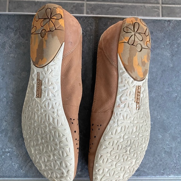Merrell cutout Slip ons - Picture 4 of 10
